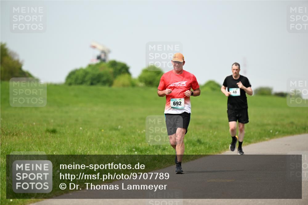 10.05.2026 - 8. Wedeler Halbmarathon Dr. Thomas Lammeyer http://msf.ph/oto/9707789 10.05.2026 11:59:57 Laufen 692 meine-sportfotos.de