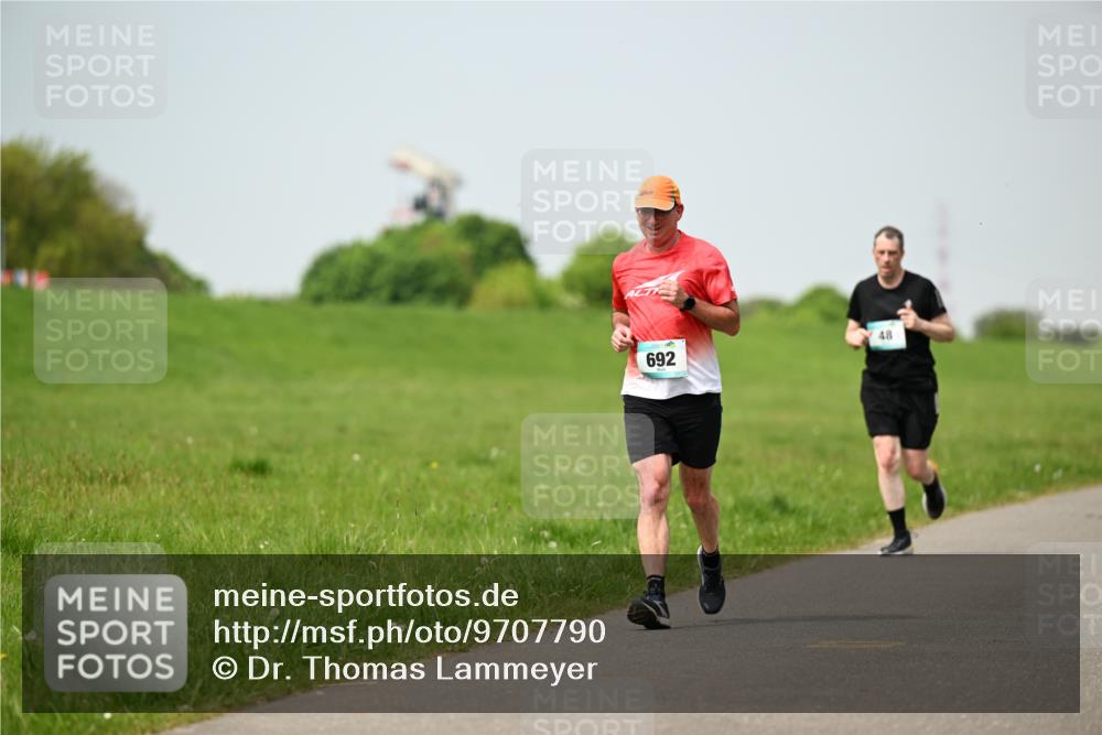 10.05.2026 - 8. Wedeler Halbmarathon Dr. Thomas Lammeyer http://msf.ph/oto/9707790 10.05.2026 11:59:57 Laufen 692 meine-sportfotos.de