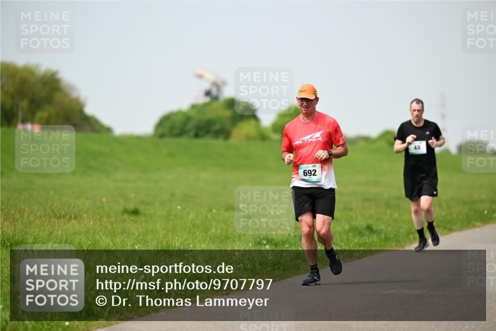 10.05.2026 - 8. Wedeler Halbmarathon Dr. Thomas Lammeyer http://msf.ph/oto/9707797 10.05.2026 11:59:57 Laufen 692 meine-sportfotos.de