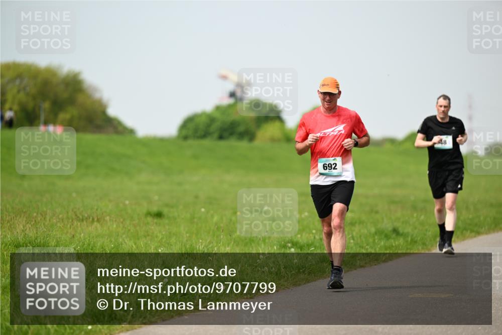 10.05.2026 - 8. Wedeler Halbmarathon Dr. Thomas Lammeyer http://msf.ph/oto/9707799 10.05.2026 11:59:57 Laufen 692 meine-sportfotos.de