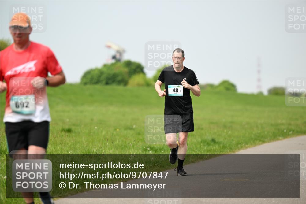 10.05.2026 - 8. Wedeler Halbmarathon Dr. Thomas Lammeyer http://msf.ph/oto/9707847 10.05.2026 12:00:01 Laufen 692 meine-sportfotos.de