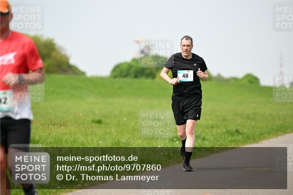 10.05.2026 - 8. Wedeler Halbmarathon Dr. Thomas Lammeyer http://msf.ph/oto/9707860 10.05.2026 12:00:01 Laufen  meine-sportfotos.de
