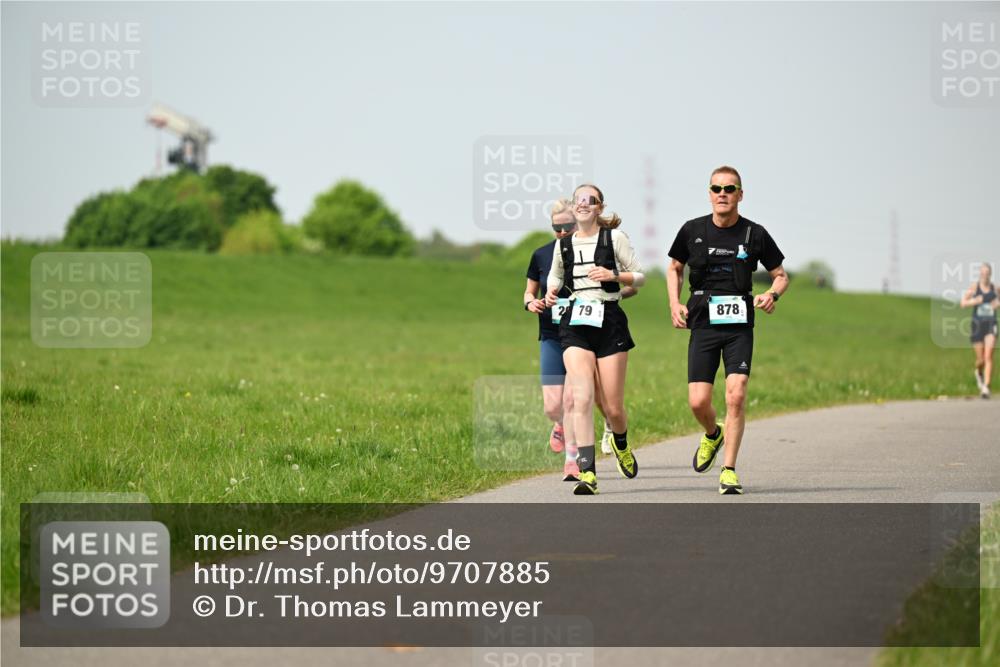 10.05.2026 - 8. Wedeler Halbmarathon Dr. Thomas Lammeyer http://msf.ph/oto/9707885 10.05.2026 12:00:11 Laufen 878 meine-sportfotos.de