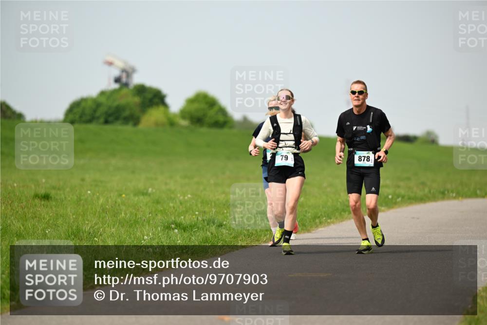 10.05.2026 - 8. Wedeler Halbmarathon Dr. Thomas Lammeyer http://msf.ph/oto/9707903 10.05.2026 12:00:13 Laufen 878 meine-sportfotos.de