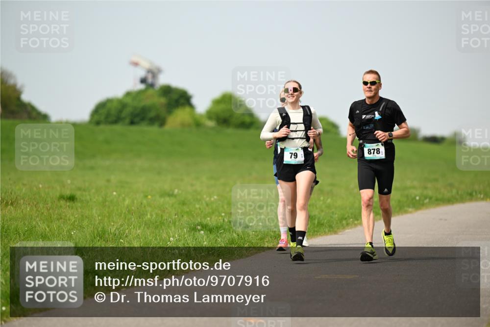 10.05.2026 - 8. Wedeler Halbmarathon Dr. Thomas Lammeyer http://msf.ph/oto/9707916 10.05.2026 12:00:13 Laufen 878 meine-sportfotos.de