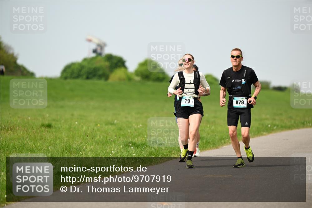 10.05.2026 - 8. Wedeler Halbmarathon Dr. Thomas Lammeyer http://msf.ph/oto/9707919 10.05.2026 12:00:13 Laufen 878 meine-sportfotos.de
