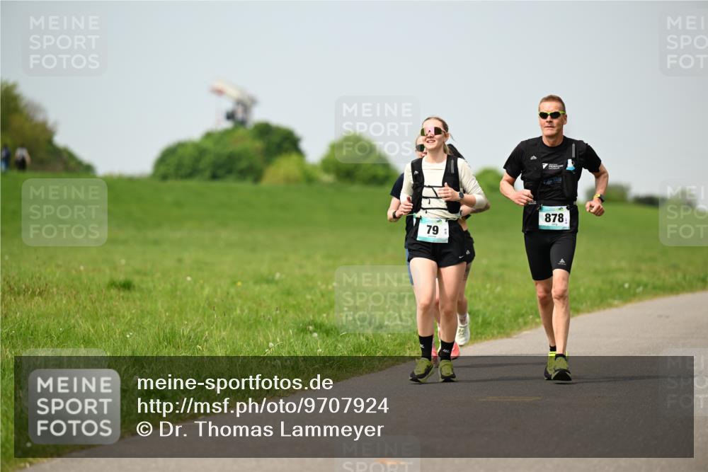 10.05.2026 - 8. Wedeler Halbmarathon Dr. Thomas Lammeyer http://msf.ph/oto/9707924 10.05.2026 12:00:13 Laufen 878 meine-sportfotos.de