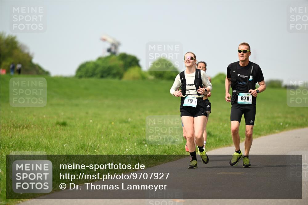 10.05.2026 - 8. Wedeler Halbmarathon Dr. Thomas Lammeyer http://msf.ph/oto/9707927 10.05.2026 12:00:14 Laufen 878 meine-sportfotos.de