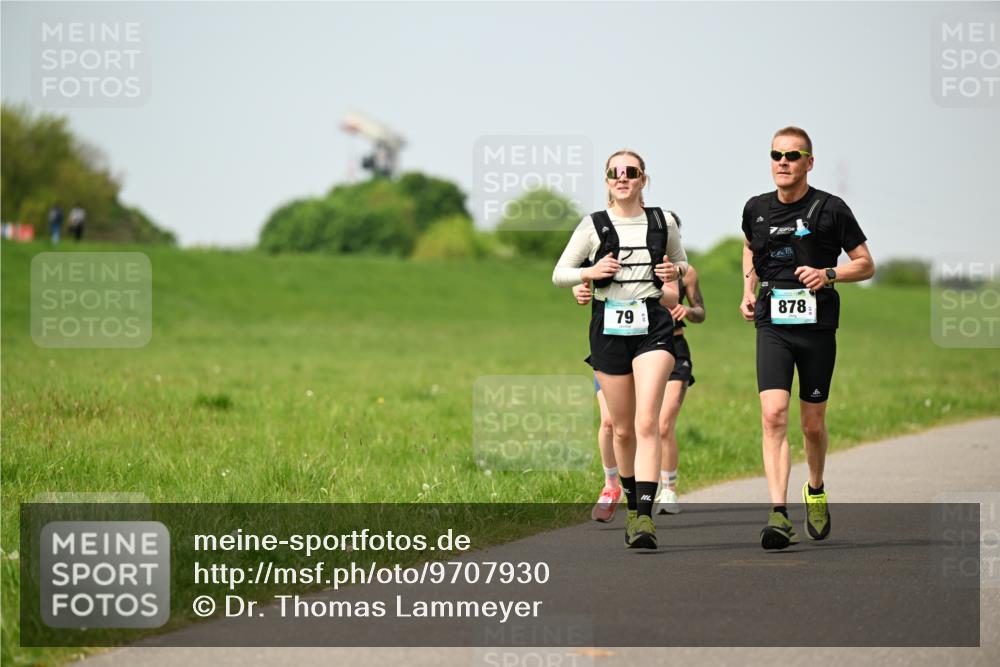 10.05.2026 - 8. Wedeler Halbmarathon Dr. Thomas Lammeyer http://msf.ph/oto/9707930 10.05.2026 12:00:14 Laufen 878 meine-sportfotos.de