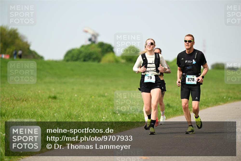 10.05.2026 - 8. Wedeler Halbmarathon Dr. Thomas Lammeyer http://msf.ph/oto/9707933 10.05.2026 12:00:14 Laufen 878 meine-sportfotos.de