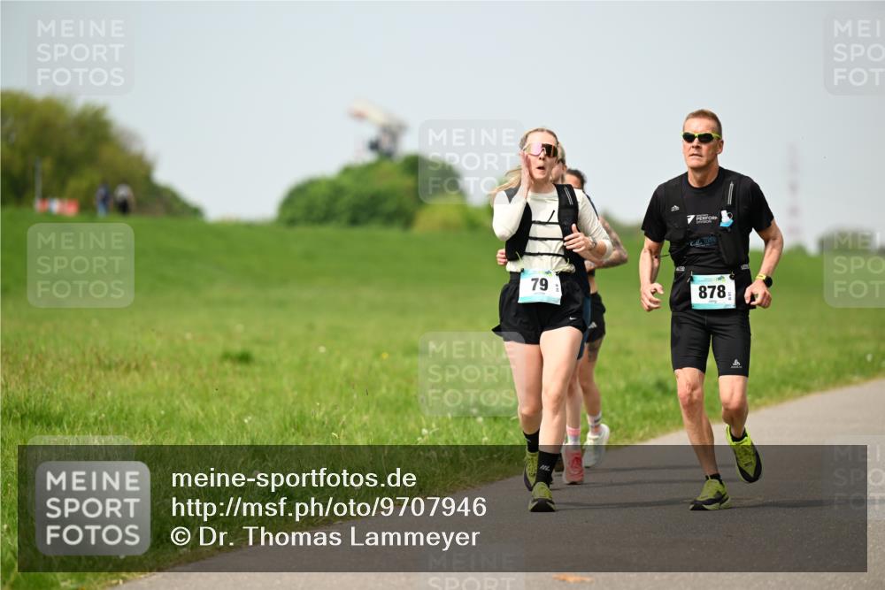 10.05.2026 - 8. Wedeler Halbmarathon Dr. Thomas Lammeyer http://msf.ph/oto/9707946 10.05.2026 12:00:15 Laufen 878 meine-sportfotos.de