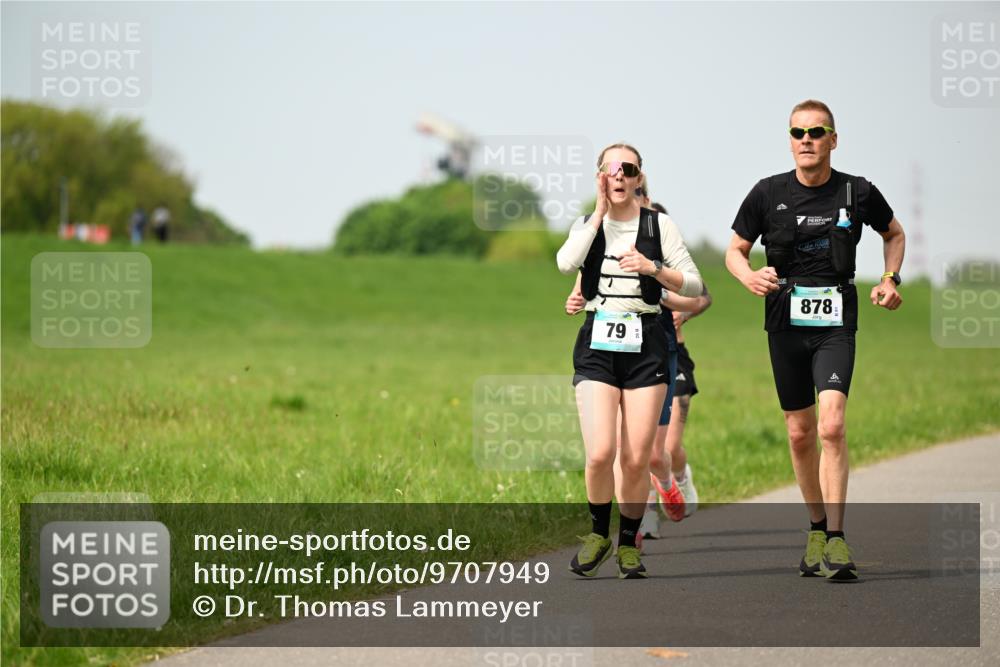 10.05.2026 - 8. Wedeler Halbmarathon Dr. Thomas Lammeyer http://msf.ph/oto/9707949 10.05.2026 12:00:15 Laufen 878 meine-sportfotos.de