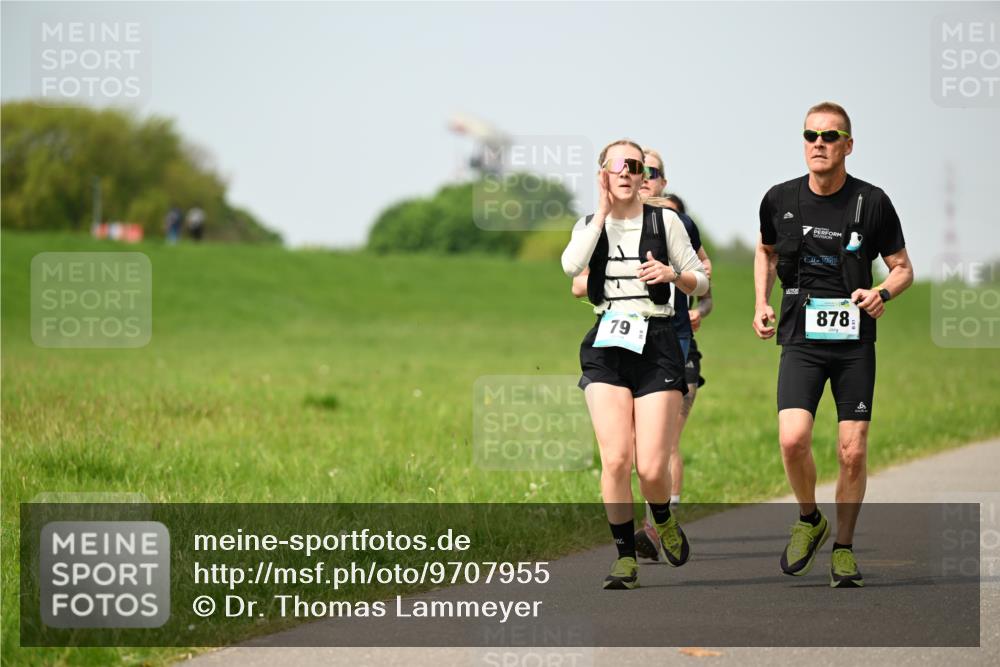 10.05.2026 - 8. Wedeler Halbmarathon Dr. Thomas Lammeyer http://msf.ph/oto/9707955 10.05.2026 12:00:15 Laufen 878 meine-sportfotos.de