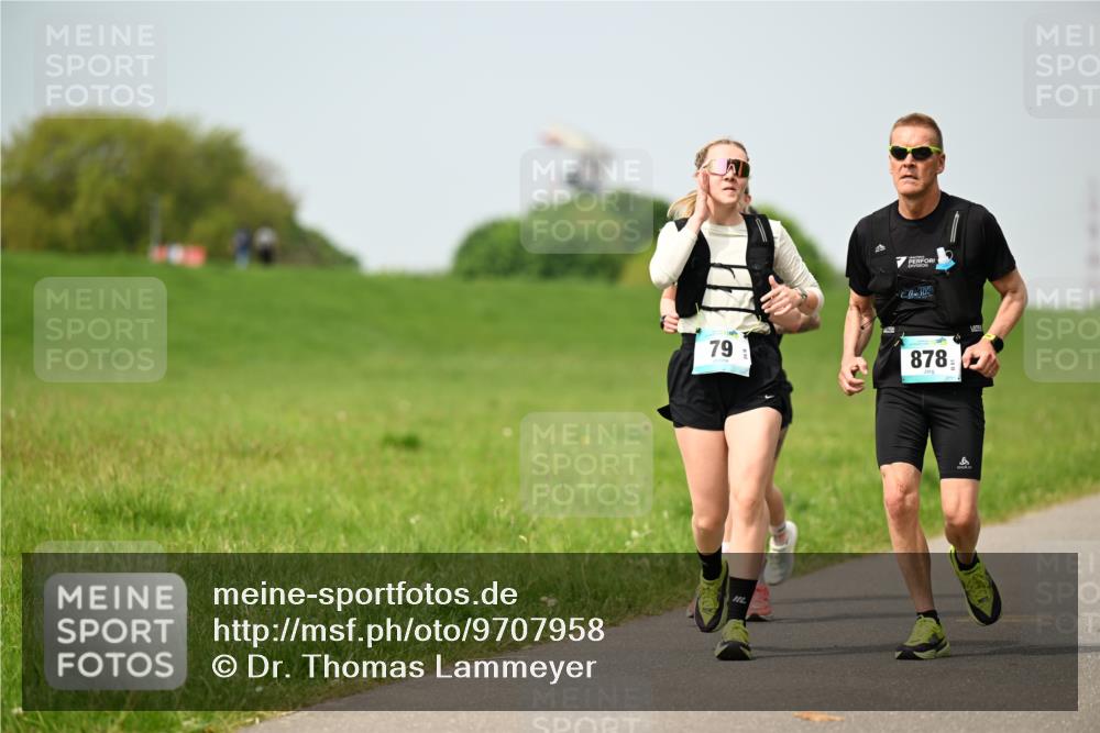 10.05.2026 - 8. Wedeler Halbmarathon Dr. Thomas Lammeyer http://msf.ph/oto/9707958 10.05.2026 12:00:15 Laufen 878 meine-sportfotos.de
