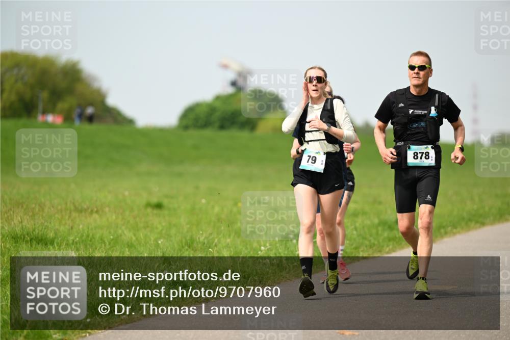 10.05.2026 - 8. Wedeler Halbmarathon Dr. Thomas Lammeyer http://msf.ph/oto/9707960 10.05.2026 12:00:15 Laufen 878 meine-sportfotos.de
