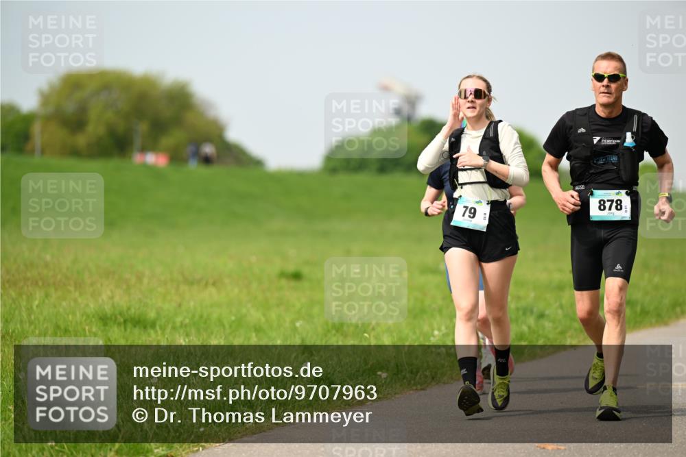 10.05.2026 - 8. Wedeler Halbmarathon Dr. Thomas Lammeyer http://msf.ph/oto/9707963 10.05.2026 12:00:16 Laufen 878 meine-sportfotos.de