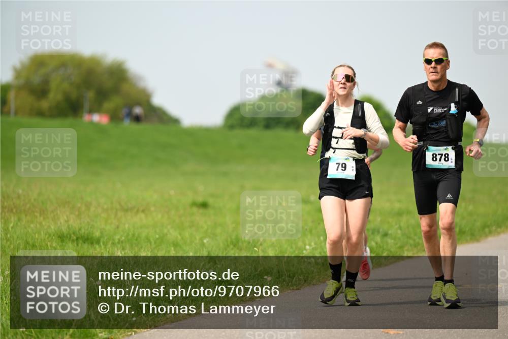 10.05.2026 - 8. Wedeler Halbmarathon Dr. Thomas Lammeyer http://msf.ph/oto/9707966 10.05.2026 12:00:15 Laufen 878 meine-sportfotos.de