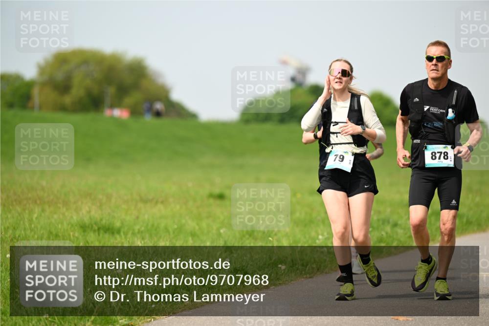 10.05.2026 - 8. Wedeler Halbmarathon Dr. Thomas Lammeyer http://msf.ph/oto/9707968 10.05.2026 12:00:16 Laufen 878 meine-sportfotos.de