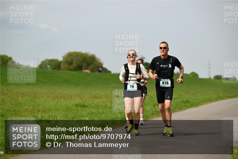 10.05.2026 - 8. Wedeler Halbmarathon Dr. Thomas Lammeyer http://msf.ph/oto/9707974 10.05.2026 12:00:17 Laufen 878 meine-sportfotos.de