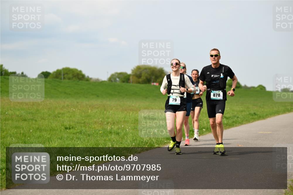10.05.2026 - 8. Wedeler Halbmarathon Dr. Thomas Lammeyer http://msf.ph/oto/9707985 10.05.2026 12:00:17 Laufen 878 meine-sportfotos.de