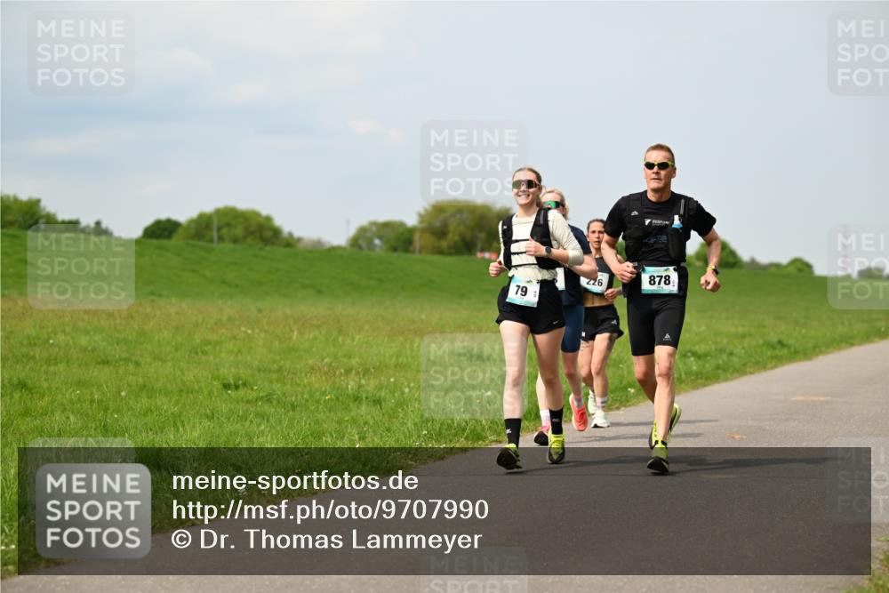 10.05.2026 - 8. Wedeler Halbmarathon Dr. Thomas Lammeyer http://msf.ph/oto/9707990 10.05.2026 12:00:18 Laufen 226, 878 meine-sportfotos.de