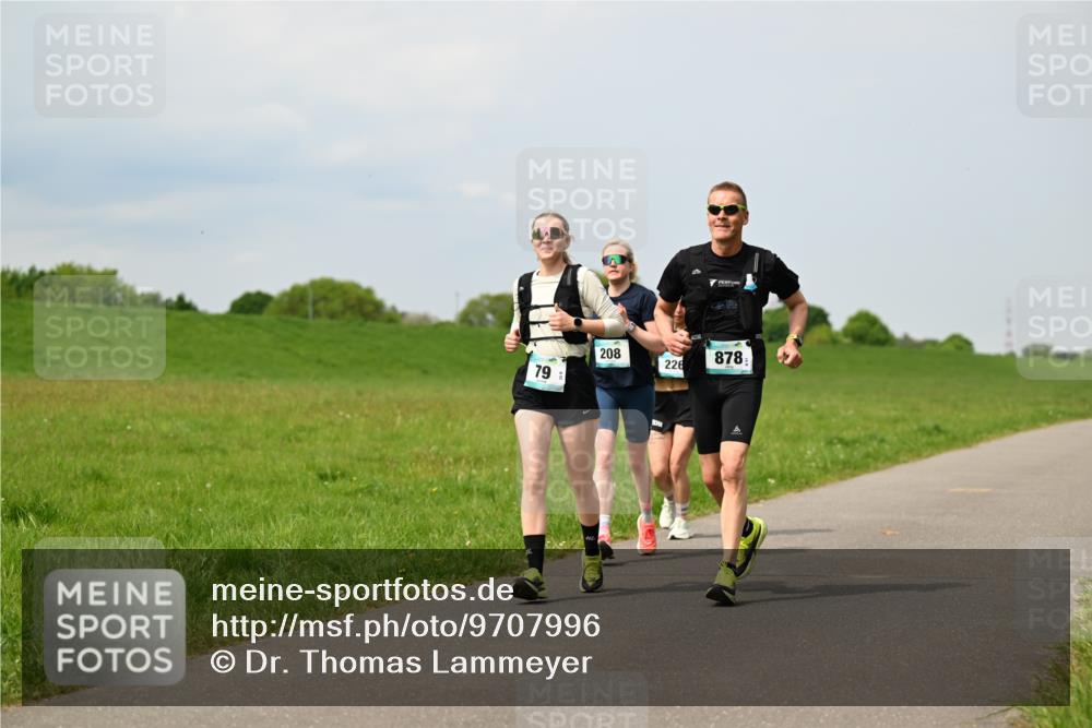 10.05.2026 - 8. Wedeler Halbmarathon Dr. Thomas Lammeyer http://msf.ph/oto/9707996 10.05.2026 12:00:18 Laufen 208, 226, 878 meine-sportfotos.de