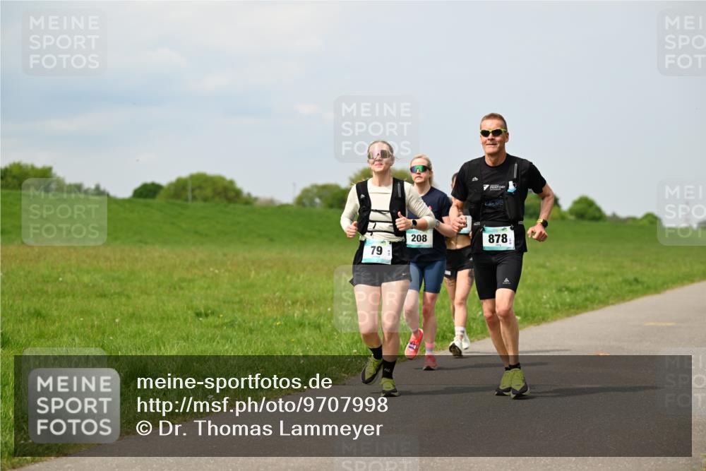 10.05.2026 - 8. Wedeler Halbmarathon Dr. Thomas Lammeyer http://msf.ph/oto/9707998 10.05.2026 12:00:18 Laufen 208, 878 meine-sportfotos.de