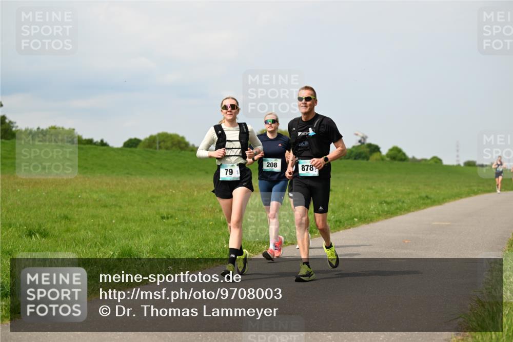 10.05.2026 - 8. Wedeler Halbmarathon Dr. Thomas Lammeyer http://msf.ph/oto/9708003 10.05.2026 12:00:19 Laufen 208, 878 meine-sportfotos.de