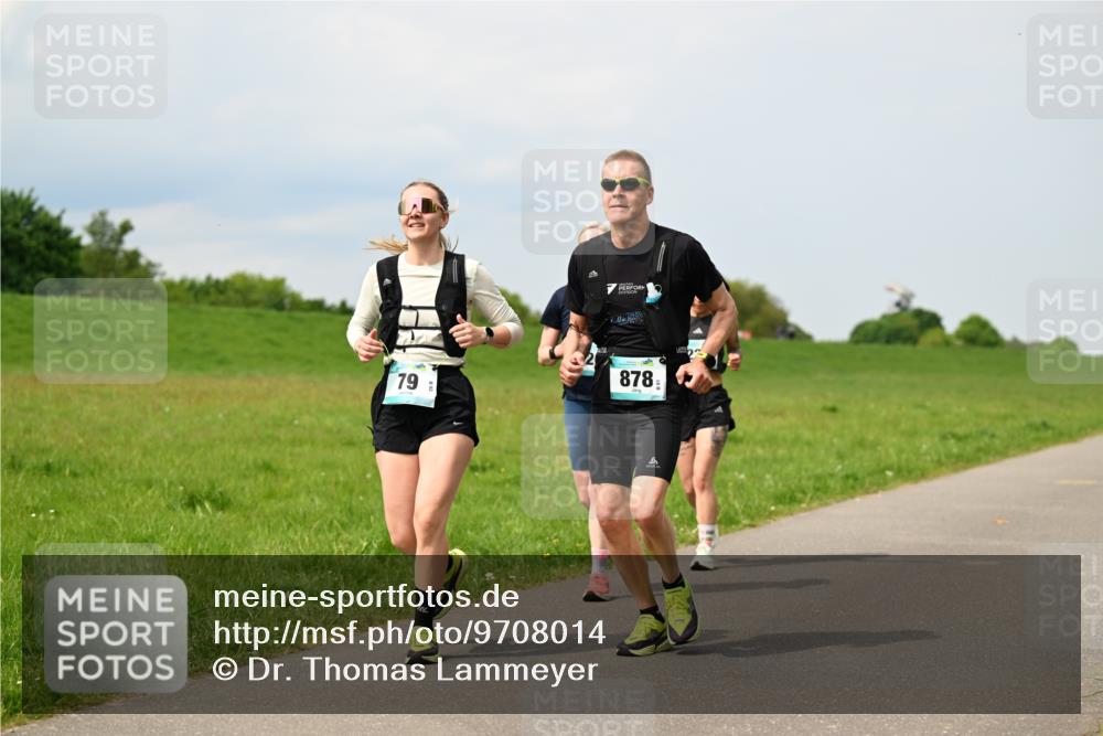 10.05.2026 - 8. Wedeler Halbmarathon Dr. Thomas Lammeyer http://msf.ph/oto/9708014 10.05.2026 12:00:19 Laufen 878 meine-sportfotos.de