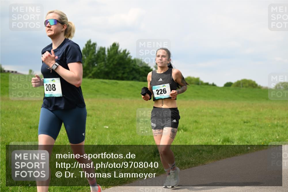 10.05.2026 - 8. Wedeler Halbmarathon Dr. Thomas Lammeyer http://msf.ph/oto/9708040 10.05.2026 12:00:22 Laufen 208, 226 meine-sportfotos.de