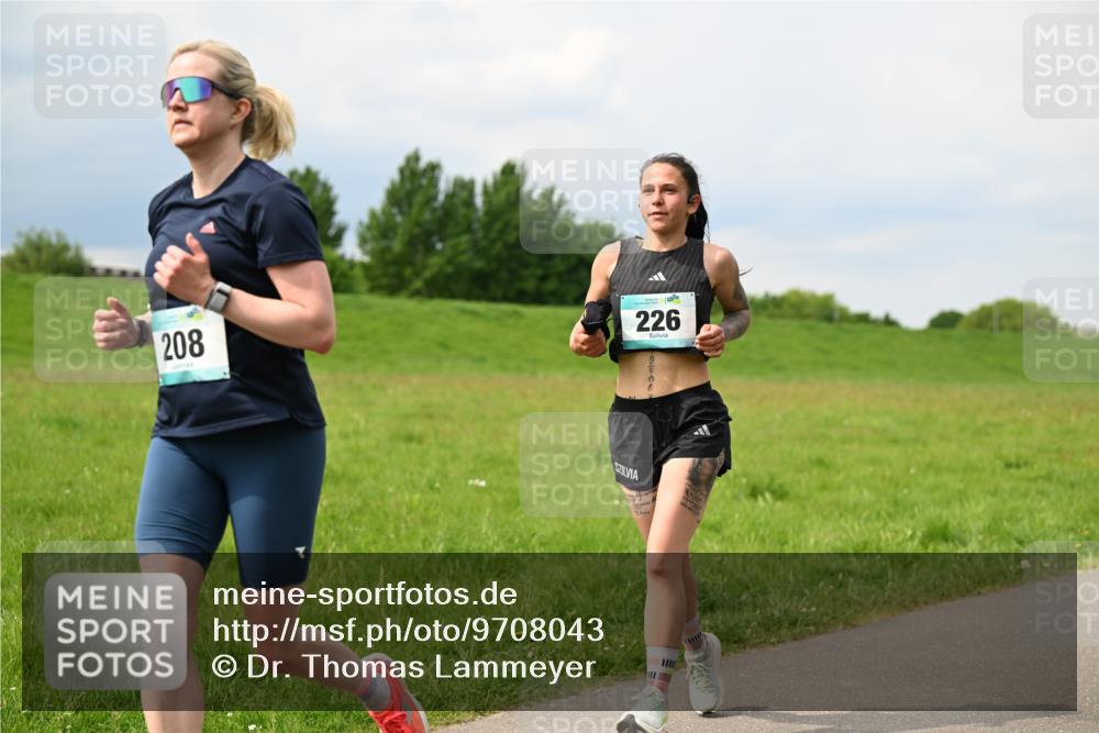 10.05.2026 - 8. Wedeler Halbmarathon Dr. Thomas Lammeyer http://msf.ph/oto/9708043 10.05.2026 12:00:22 Laufen 208, 226 meine-sportfotos.de