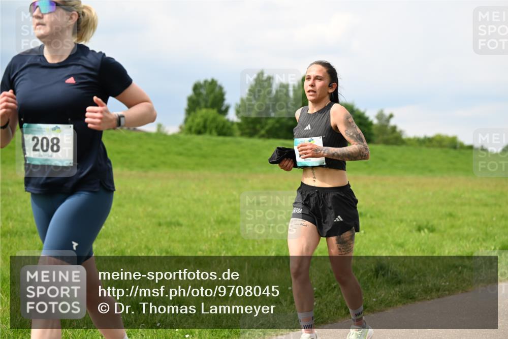 10.05.2026 - 8. Wedeler Halbmarathon Dr. Thomas Lammeyer http://msf.ph/oto/9708045 10.05.2026 12:00:22 Laufen 208 meine-sportfotos.de