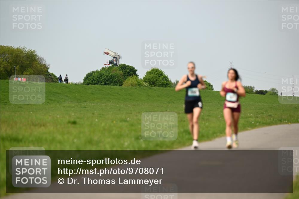 10.05.2026 - 8. Wedeler Halbmarathon Dr. Thomas Lammeyer http://msf.ph/oto/9708071 10.05.2026 12:00:27 Laufen  meine-sportfotos.de