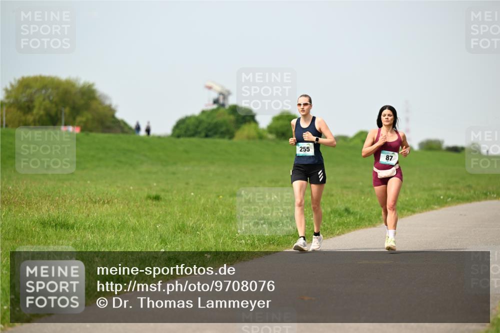 10.05.2026 - 8. Wedeler Halbmarathon Dr. Thomas Lammeyer http://msf.ph/oto/9708076 10.05.2026 12:00:28 Laufen 255 meine-sportfotos.de
