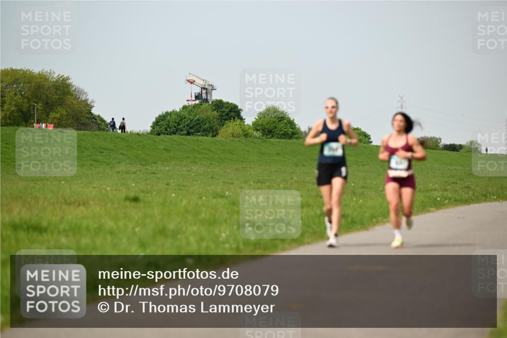 10.05.2026 - 8. Wedeler Halbmarathon Dr. Thomas Lammeyer http://msf.ph/oto/9708079 10.05.2026 12:00:27 Laufen  meine-sportfotos.de