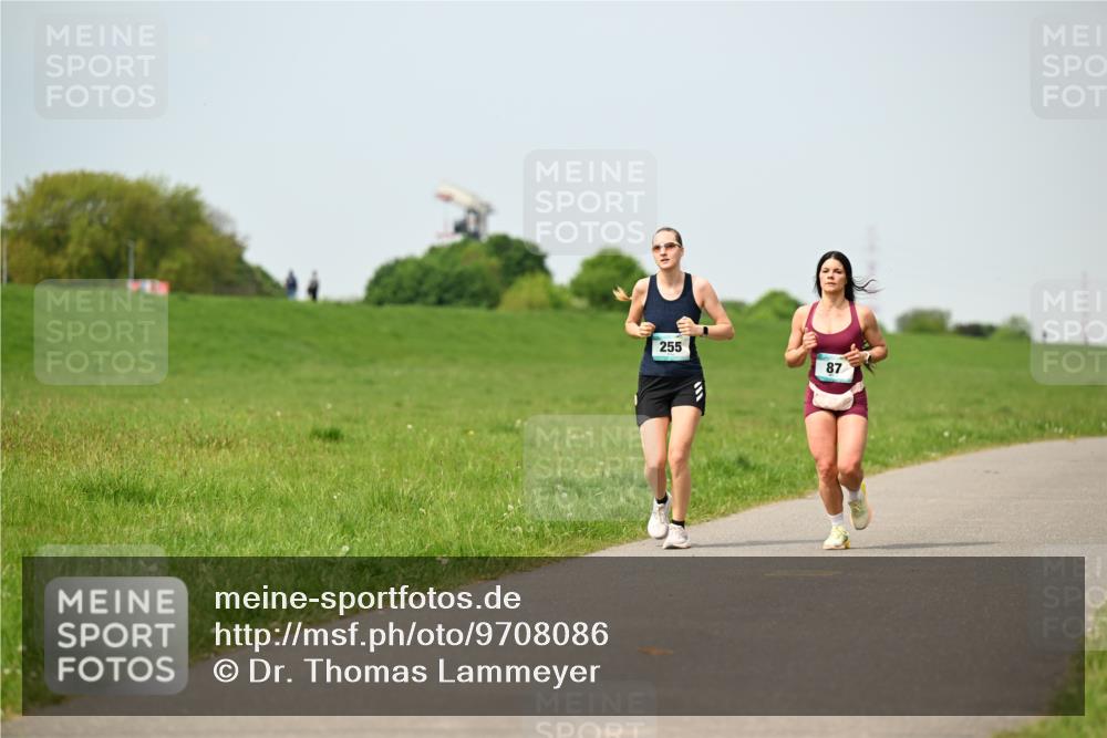 10.05.2026 - 8. Wedeler Halbmarathon Dr. Thomas Lammeyer http://msf.ph/oto/9708086 10.05.2026 12:00:28 Laufen 255 meine-sportfotos.de
