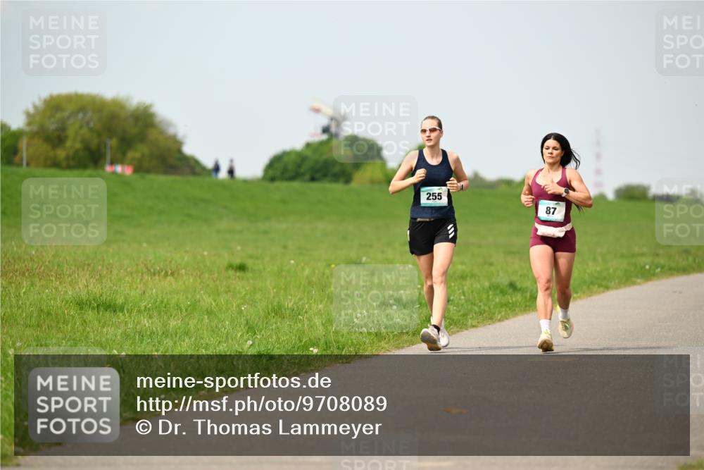 10.05.2026 - 8. Wedeler Halbmarathon Dr. Thomas Lammeyer http://msf.ph/oto/9708089 10.05.2026 12:00:28 Laufen 255 meine-sportfotos.de
