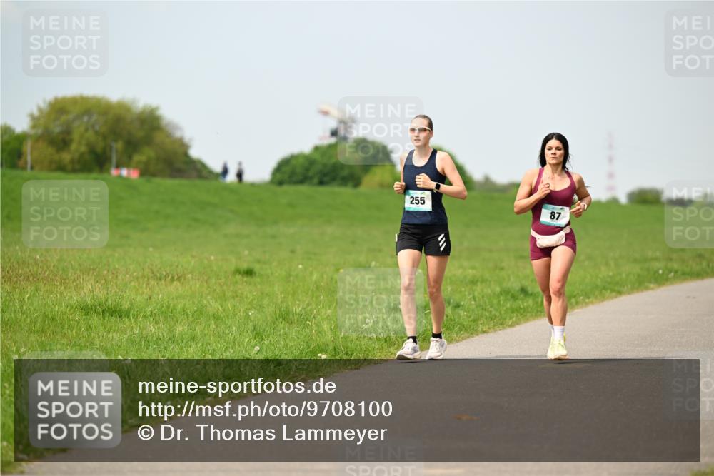 10.05.2026 - 8. Wedeler Halbmarathon Dr. Thomas Lammeyer http://msf.ph/oto/9708100 10.05.2026 12:00:28 Laufen 255 meine-sportfotos.de