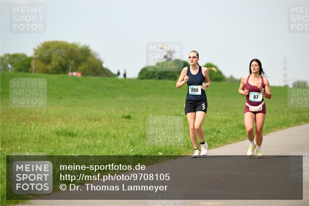 10.05.2026 - 8. Wedeler Halbmarathon Dr. Thomas Lammeyer http://msf.ph/oto/9708105 10.05.2026 12:00:29 Laufen 255 meine-sportfotos.de