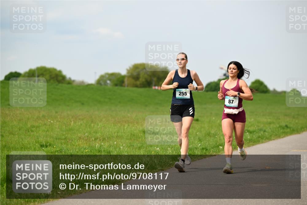 10.05.2026 - 8. Wedeler Halbmarathon Dr. Thomas Lammeyer http://msf.ph/oto/9708117 10.05.2026 12:00:31 Laufen 255 meine-sportfotos.de