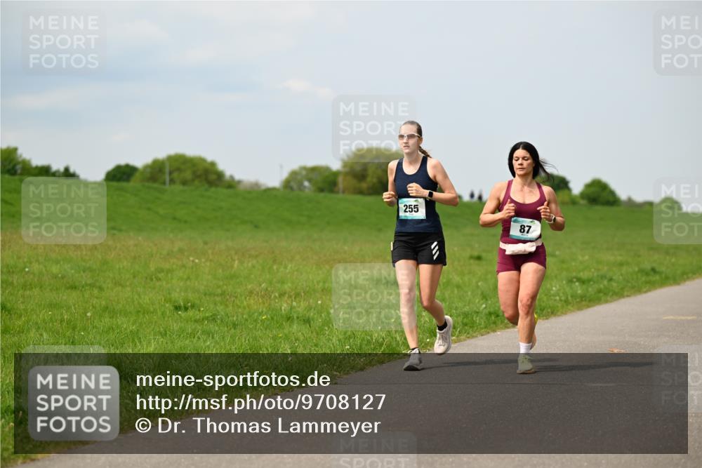 10.05.2026 - 8. Wedeler Halbmarathon Dr. Thomas Lammeyer http://msf.ph/oto/9708127 10.05.2026 12:00:31 Laufen 255 meine-sportfotos.de