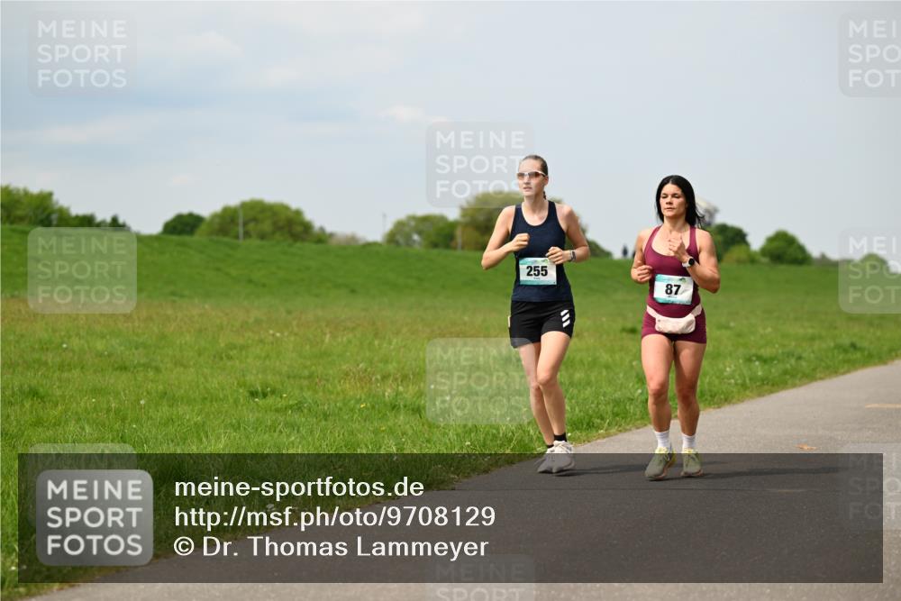 10.05.2026 - 8. Wedeler Halbmarathon Dr. Thomas Lammeyer http://msf.ph/oto/9708129 10.05.2026 12:00:32 Laufen 255 meine-sportfotos.de