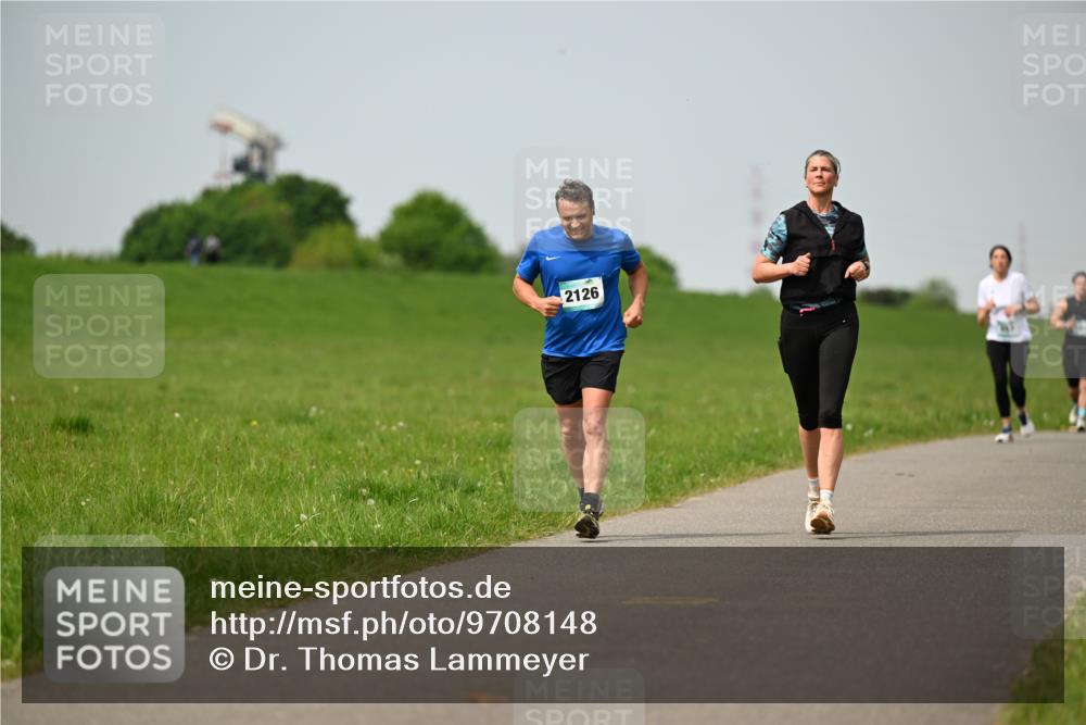 10.05.2026 - 8. Wedeler Halbmarathon Dr. Thomas Lammeyer http://msf.ph/oto/9708148 10.05.2026 12:00:50 Laufen 2126 meine-sportfotos.de