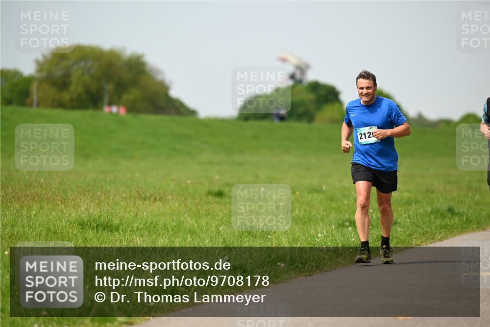 10.05.2026 - 8. Wedeler Halbmarathon Dr. Thomas Lammeyer http://msf.ph/oto/9708178 10.05.2026 12:00:52 Laufen 212 meine-sportfotos.de