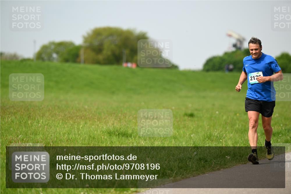 10.05.2026 - 8. Wedeler Halbmarathon Dr. Thomas Lammeyer http://msf.ph/oto/9708196 10.05.2026 12:00:53 Laufen 212 meine-sportfotos.de