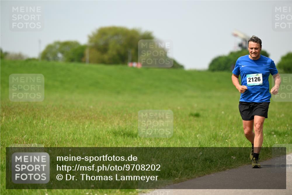 10.05.2026 - 8. Wedeler Halbmarathon Dr. Thomas Lammeyer http://msf.ph/oto/9708202 10.05.2026 12:00:53 Laufen 2126 meine-sportfotos.de