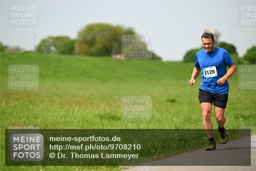 10.05.2026 - 8. Wedeler Halbmarathon Dr. Thomas Lammeyer http://msf.ph/oto/9708210 10.05.2026 12:00:54 Laufen 2126 meine-sportfotos.de