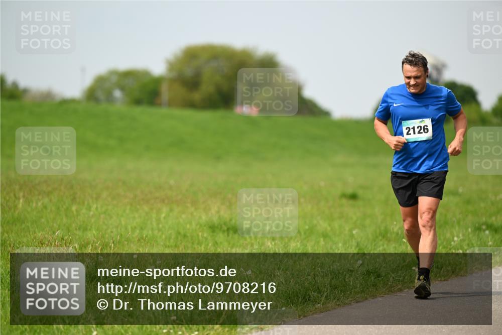 10.05.2026 - 8. Wedeler Halbmarathon Dr. Thomas Lammeyer http://msf.ph/oto/9708216 10.05.2026 12:00:54 Laufen 2126 meine-sportfotos.de