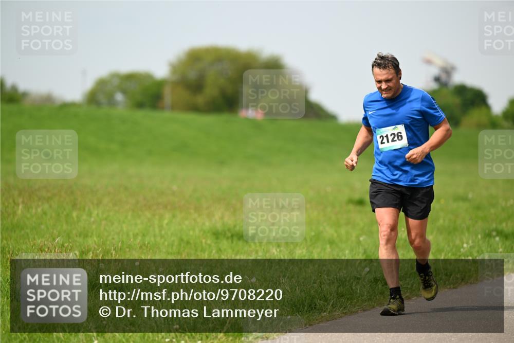 10.05.2026 - 8. Wedeler Halbmarathon Dr. Thomas Lammeyer http://msf.ph/oto/9708220 10.05.2026 12:00:54 Laufen 2126 meine-sportfotos.de