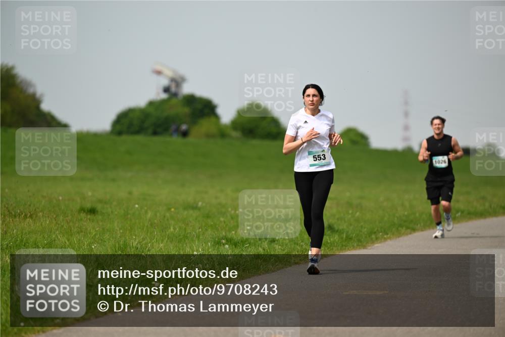 10.05.2026 - 8. Wedeler Halbmarathon Dr. Thomas Lammeyer http://msf.ph/oto/9708243 10.05.2026 12:01:00 Laufen 553, 1026 meine-sportfotos.de